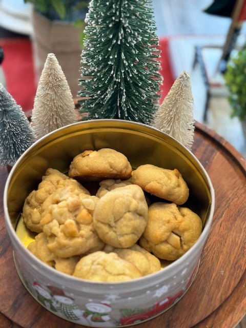 12 Homemade White Chocolate Lemon Macadamia Nut Cookies